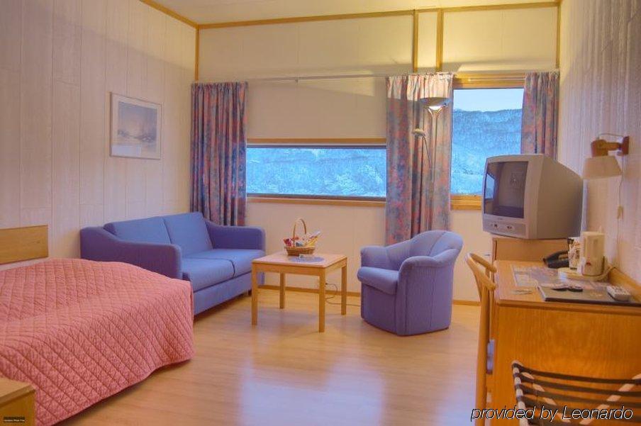 Tjeldsundbrua Hotel Skanland Quarto foto